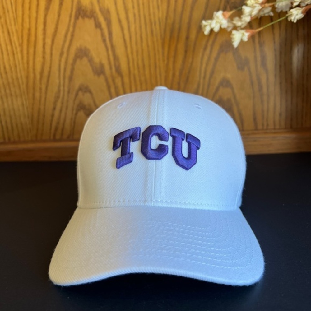 Nike‎ TCU Horned Frogs Classic99 Dri-FIT Hat White Purple S/M 33027X-TFC